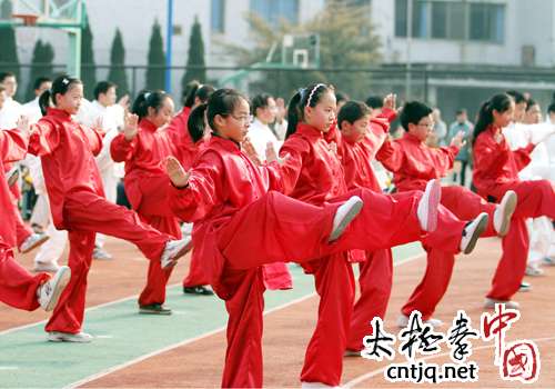初中太极拳体育教学，探索与实践