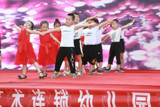 幼儿园大班体育筷子课程，培养运动技能与协调性训练