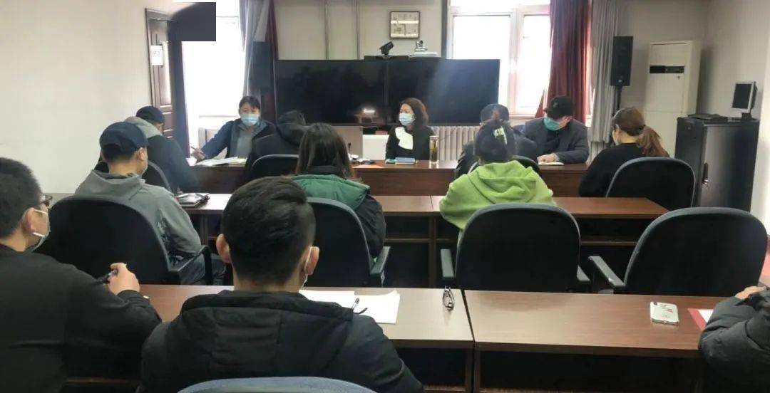 德胜中学体育科科长，引领与担当