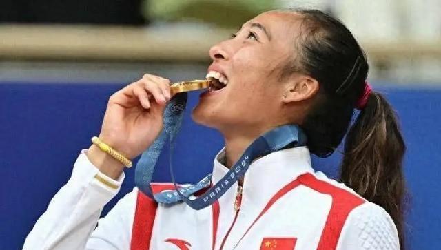 孩子中考体育穿什么裤子，舒适度与功能性并重