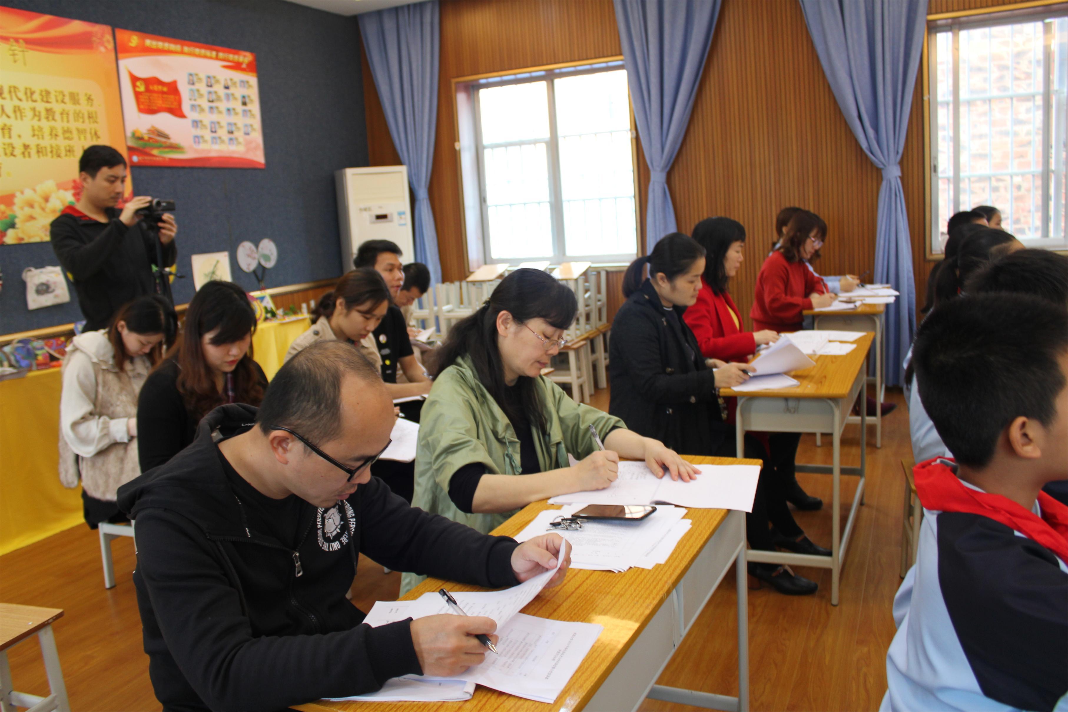 中学体育素质课深度评课，内容与价值的探讨