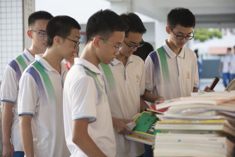 初中体育考试，紧凑日程下的挑战与应对