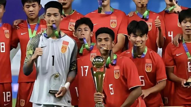 U17亚洲杯中国队重磅名单揭晓，艾比布拉领衔，魏祥鑫闪耀星光