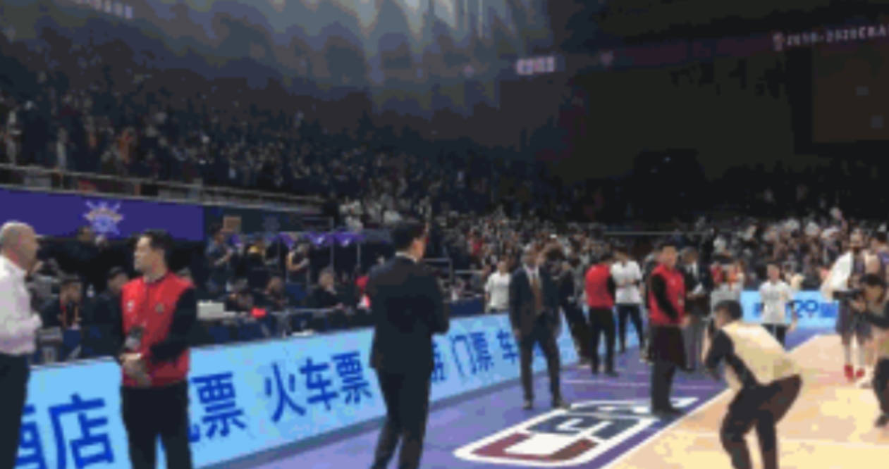 徐正源中场休息传递坚定信念与队员成都之旅的启示
