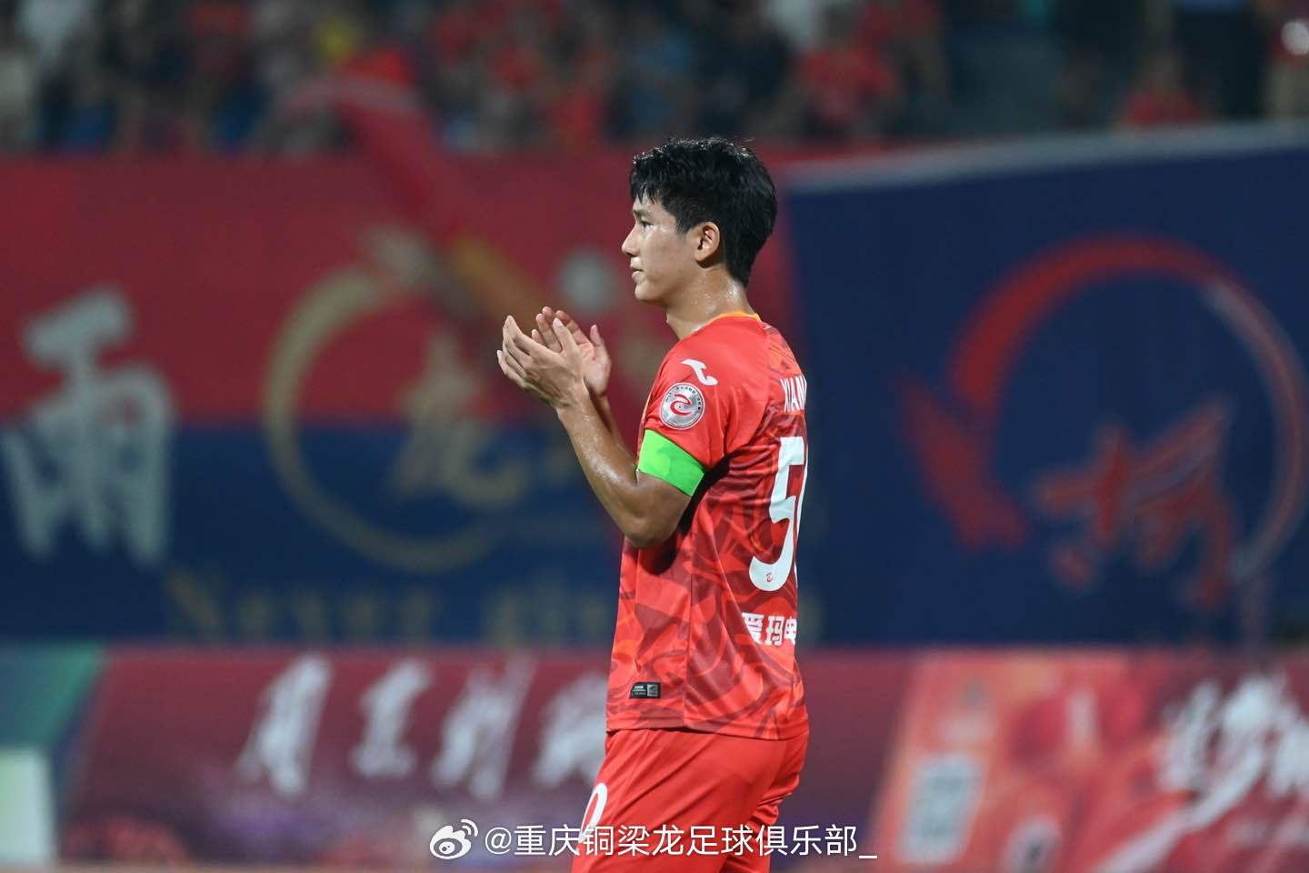 中甲赛场风云，重庆铜梁龙逆袭辽宁铁人，向余望连场破门与阮奇龙的逆袭，吴庆的退役传奇