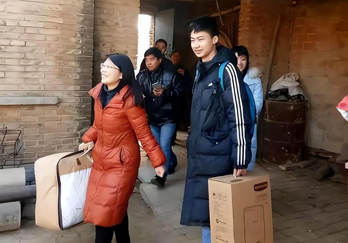 疯三精英8强激烈对决，四大赛区头号种子全存活，准状元明日亮相——赛事解析与前瞻