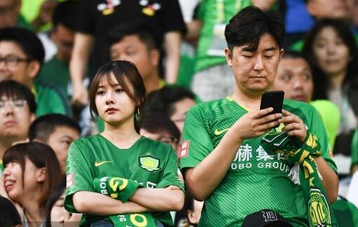 妻子现场观战塞尔吉尼奥国安首秀，晒工体助威视频，无与伦比的精彩之夜