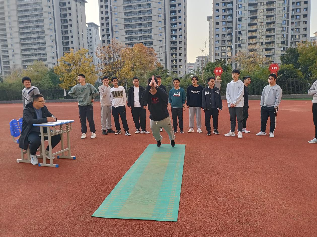 襄阳体育考试立定跳远，挑战与成长