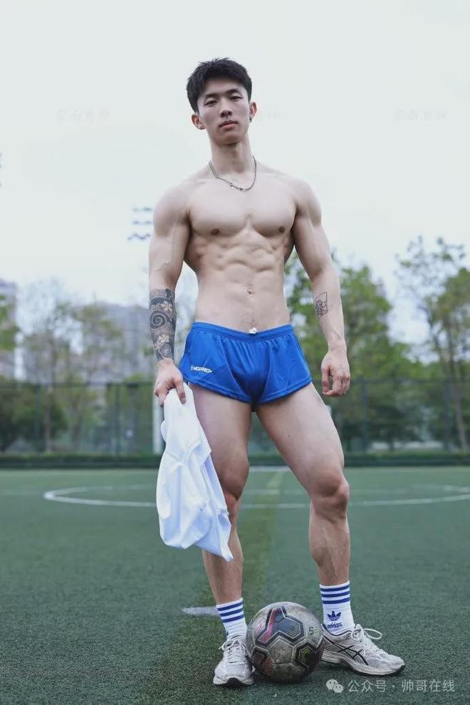 男主体育生的肌肉魅力