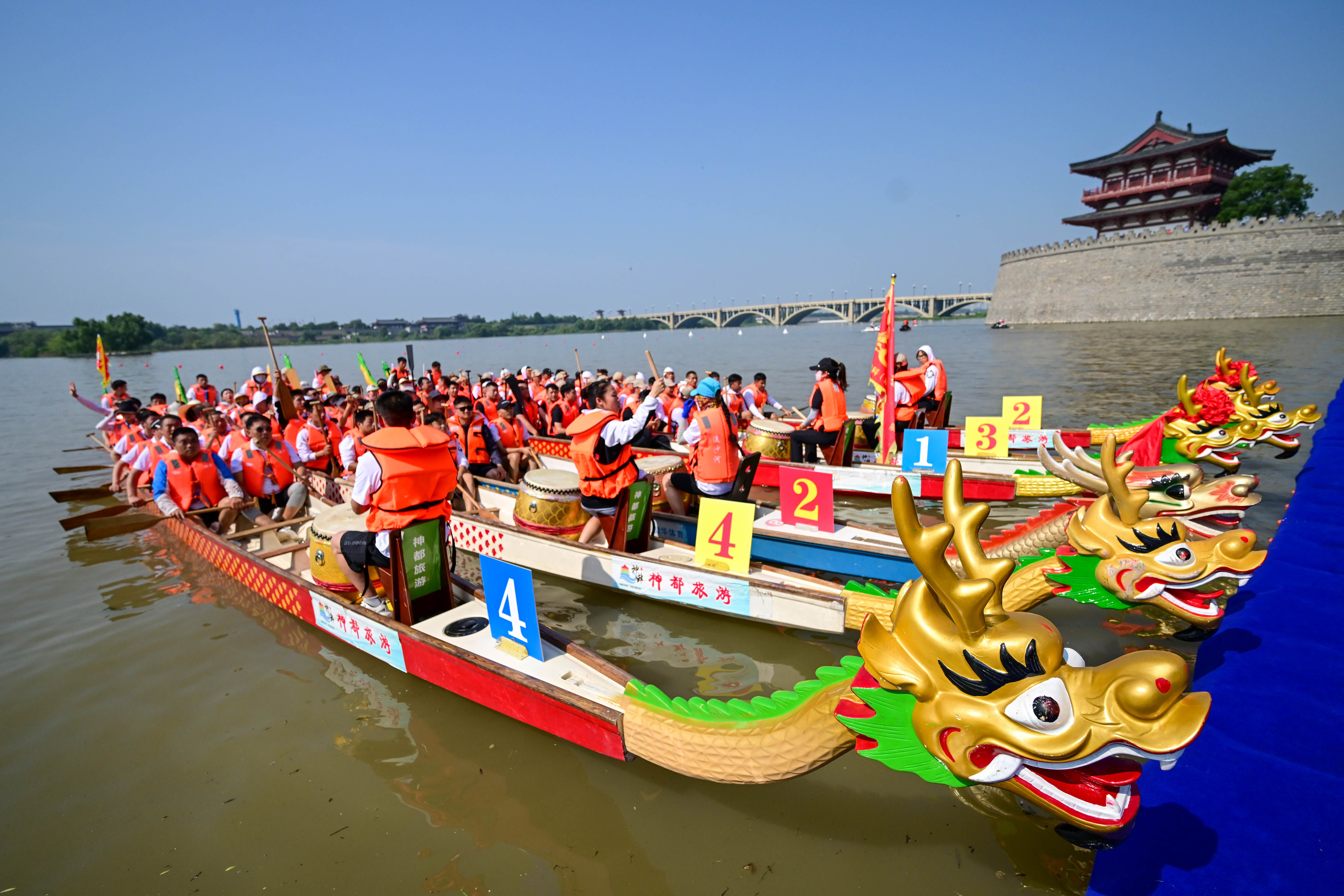 洛阳体育场赛龙舟盛况与传统文化传承的绚丽篇章