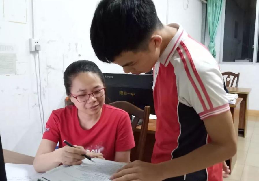 关于教育未来，体育是否将取代英语成为新的教育焦点？深度探讨来袭。