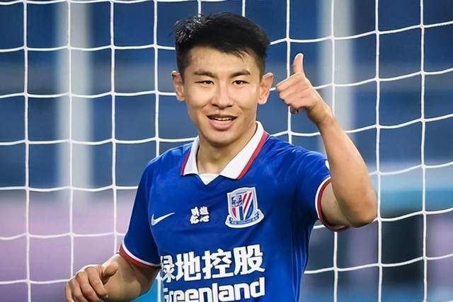 陈晋一、于汉超缺席申花训练，朱辰杰有望重回首发——球队备战动态解析