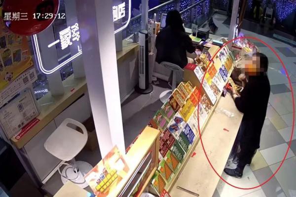 体育彩票客户服务电话，连接彩票与彩民的桥梁