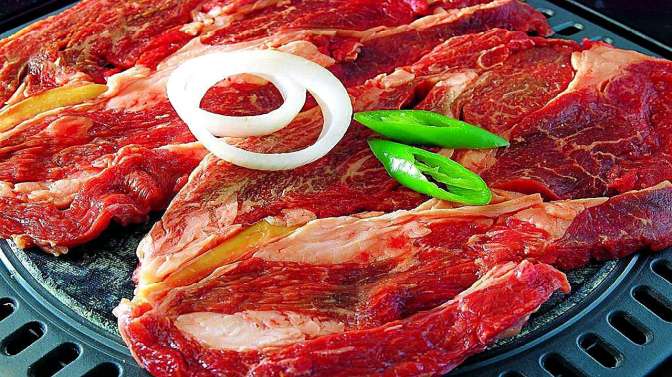 体育中考前吃牛肉，营养补充与考试表现之关联