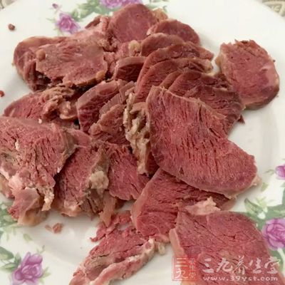 体育中考前吃牛肉，营养补充与考试表现的关联