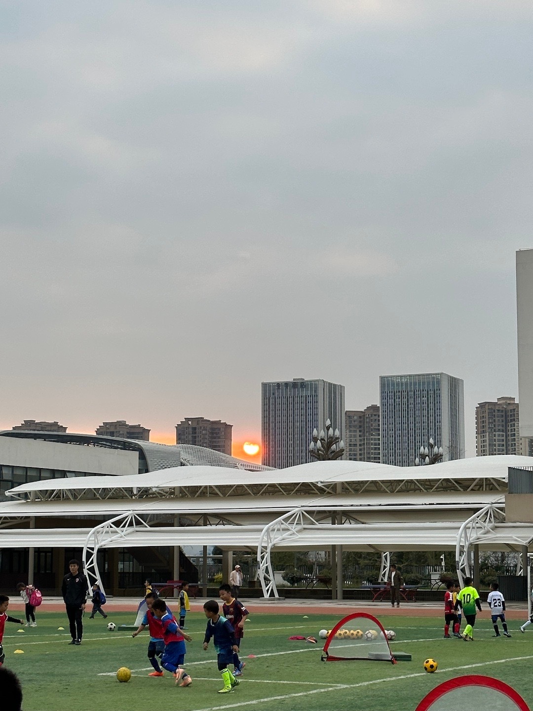 Title: Introduction to Deyang Stadium