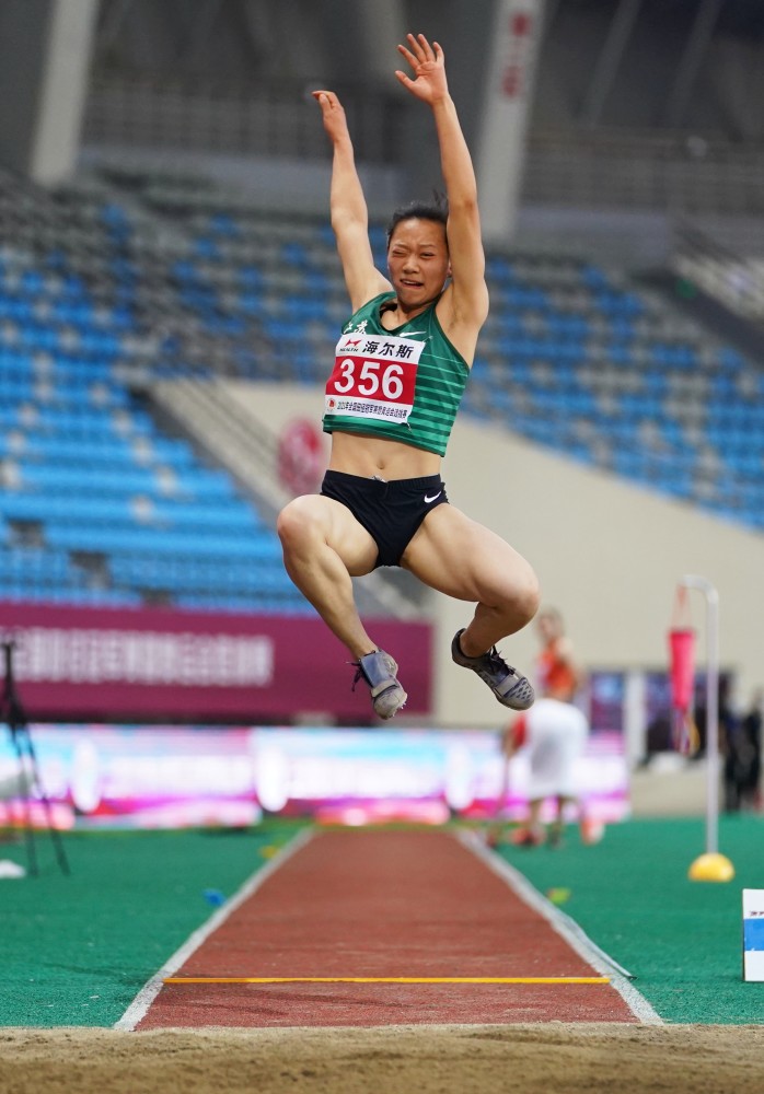 日本女子体育田径冠军，闪耀国际赛场的光芒