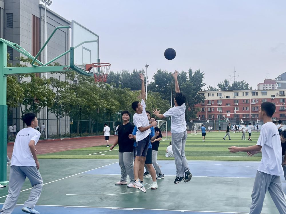 学校体育中的高风险运动，挑战与风险并存