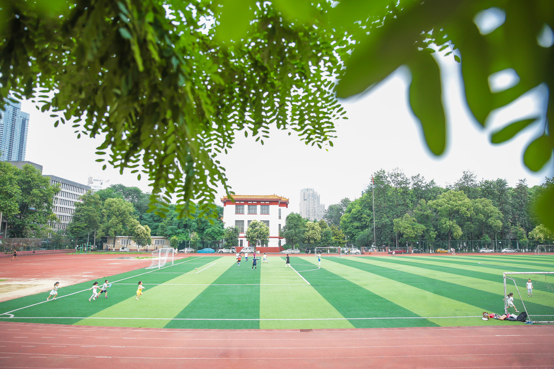 学校体育最危险的运动，挑战与风险并存