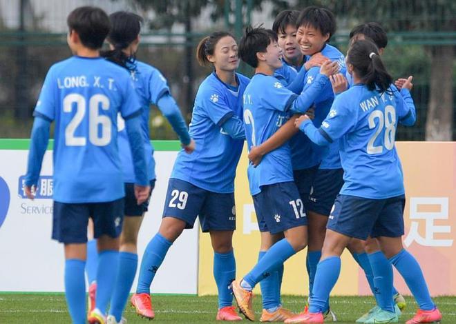 永川邀请赛冠军背后的辉煌，中国女足5-1泰国，邵子钦戴帽展现实力，女足两战轰十球闪耀赛场