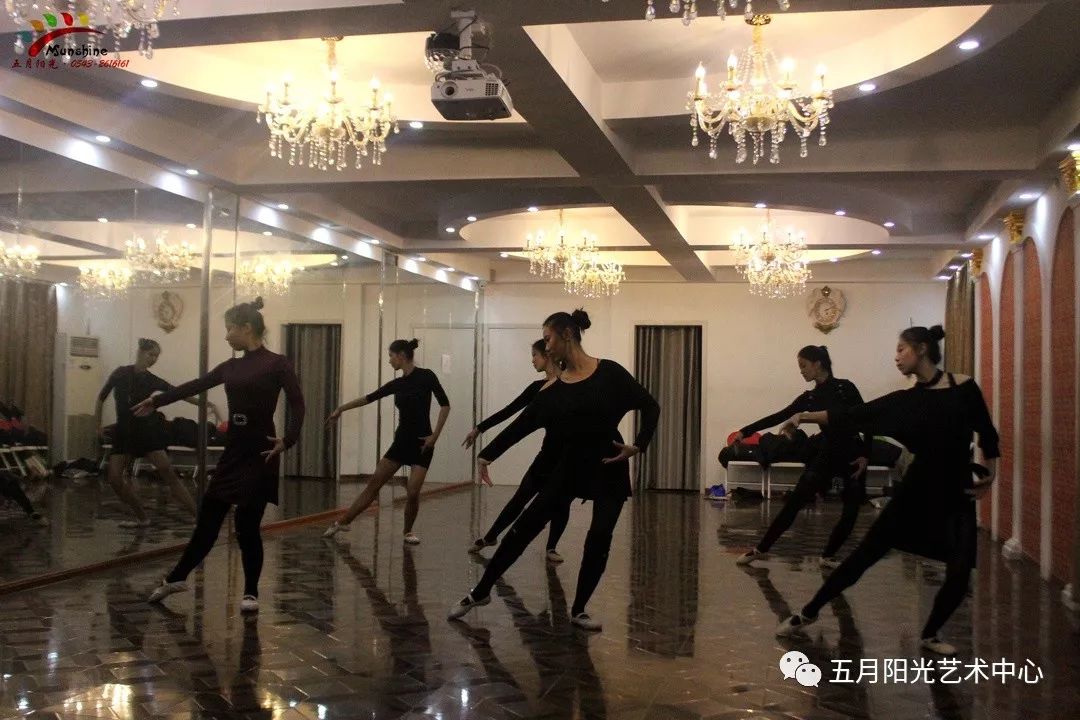 蓬莱体育舞蹈艺考集训，梦想起航的舞蹈殿堂