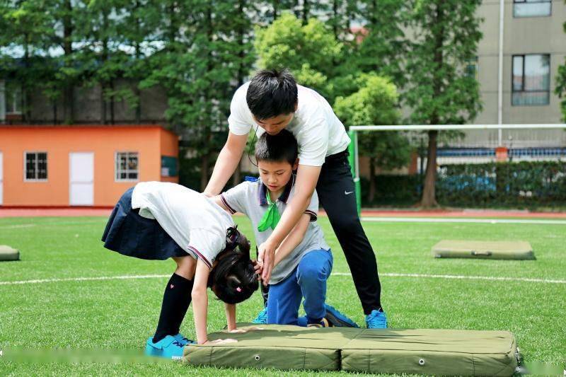 体育老师全面策略，重视安全，保障学生运动安全