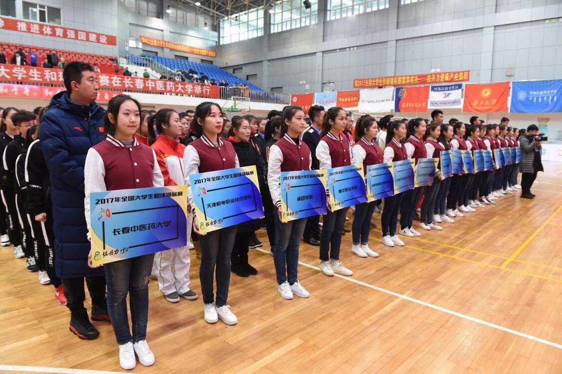 呼兰浩特大学的体育生，激情与荣耀的交织