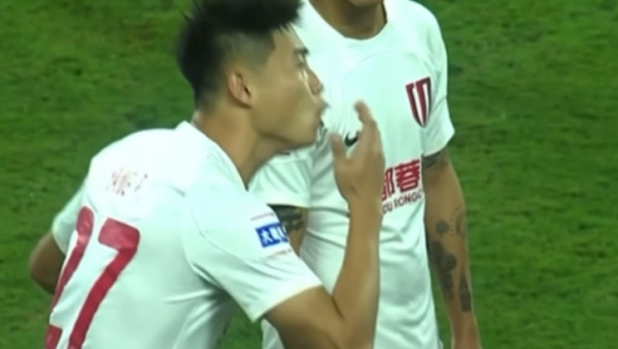 苏祖蝎子摆尾险些伤及钟浩然面部引发争议与解析