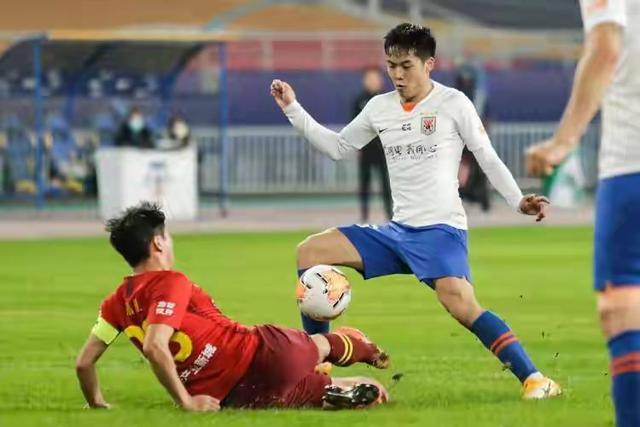 19岁中国小将刘士铭闪耀西班牙第九级别联赛，完成留洋首秀打满全场