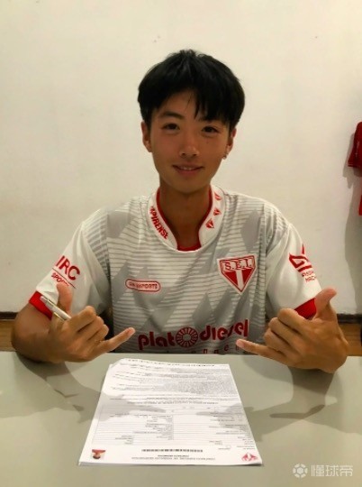 青春新势力！19岁小将赵宇锐加盟巴西伊塔皮拉人，蓄势待发参加州U20联赛