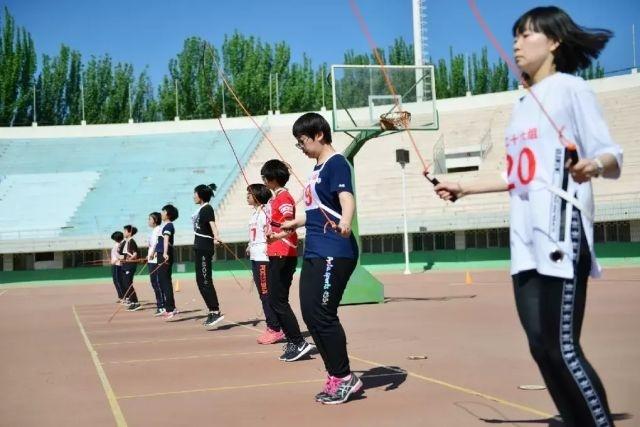 体育跳绳，中学生必备技能掌握的重要性