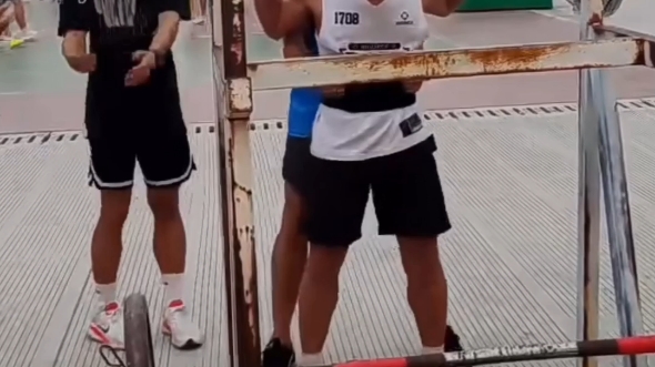 体育生田径深蹲视频，运动技巧与训练指南