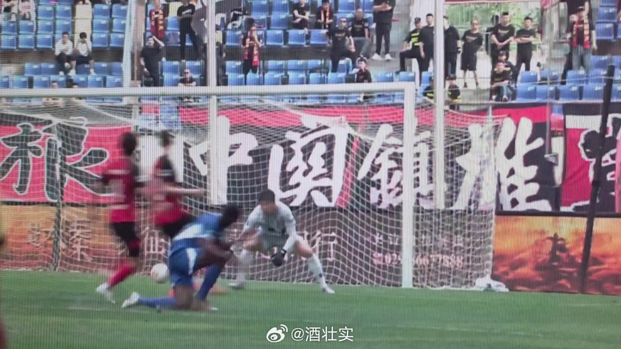 南京城市客场挑战陕西联合月亮泊，一场势均力敌的平局诞生