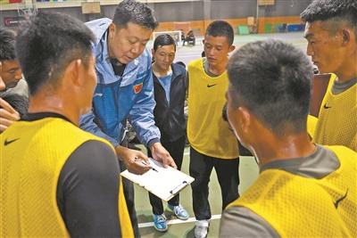 实录型体育游戏投掷教案