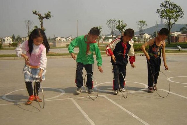小学体育滚铁环教案