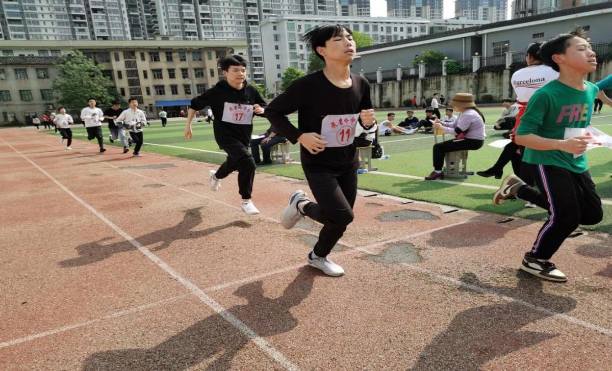 面对体育中考测试成绩差的挑战，反思、策略与前行之路