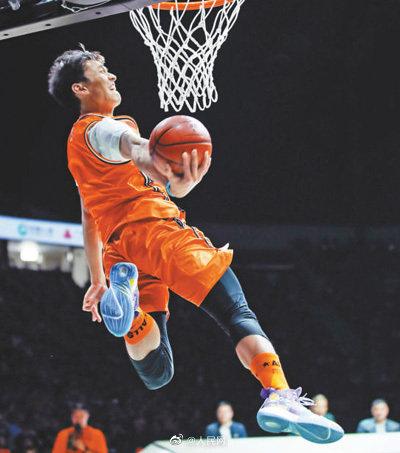 扣篮王登场！热血时刻来临，上半场还剩一分多钟，矣进宏被换上场