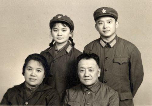 向余望社媒，首胜！继续赢下去！致敬庆哥，重庆的骄傲——余氏荣光闪耀的篇章