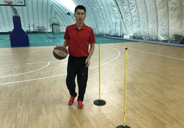 体育中考篮球绕杆详解，技巧、策略与训练方法