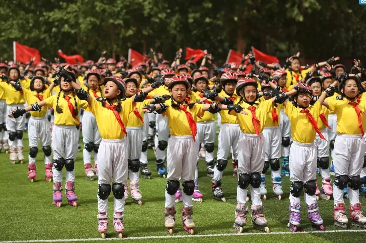 济南大学轮滑舞蹈，体育之光璀璨绽放
