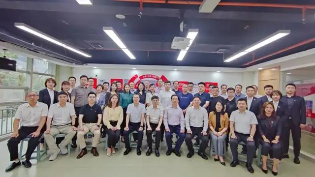 崇州体育公园小姐姐服务，活力体育与温馨关怀的完美交融