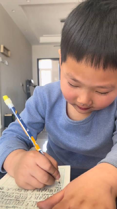 武磊家庭看球日常，工作日的球赛与家庭教育的独特融合