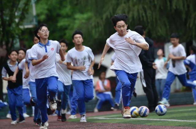 体育中考，领导重视与学生成长共融的积极力量