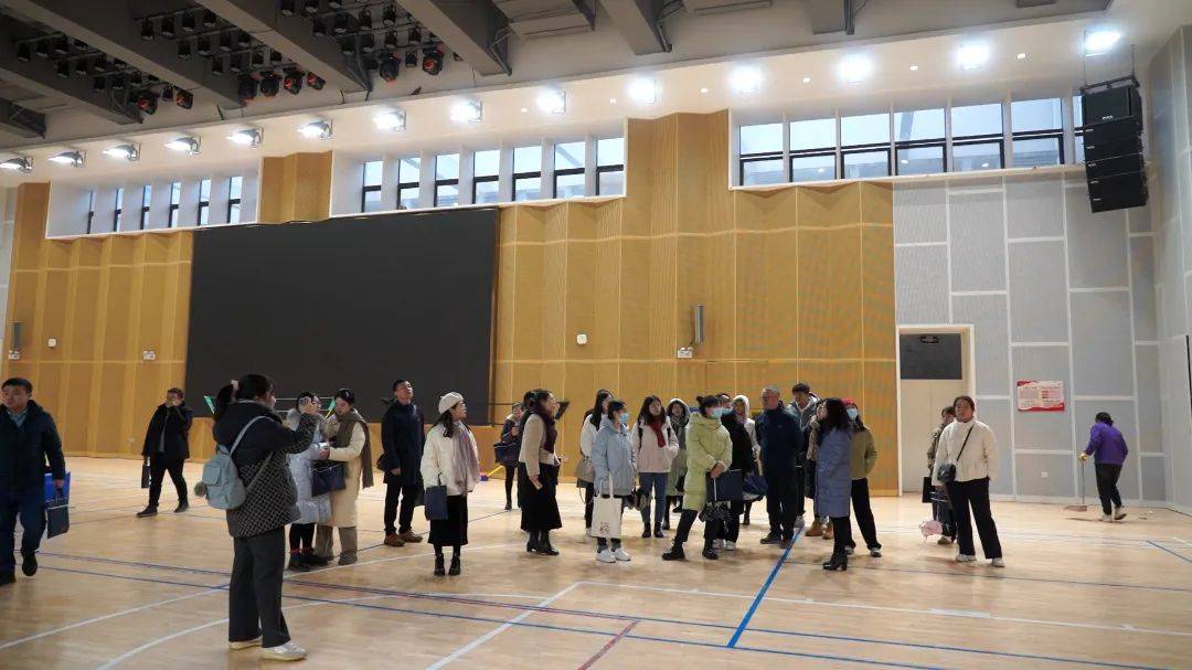 参观中学体育活动方案