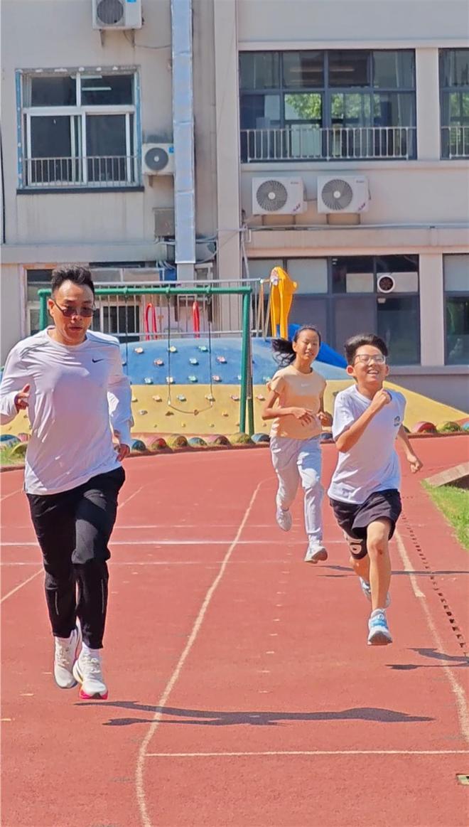海螺小学体育老师的工资概况