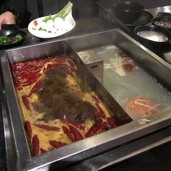 上海体育场上的火锅，一场味蕾与活力的盛宴