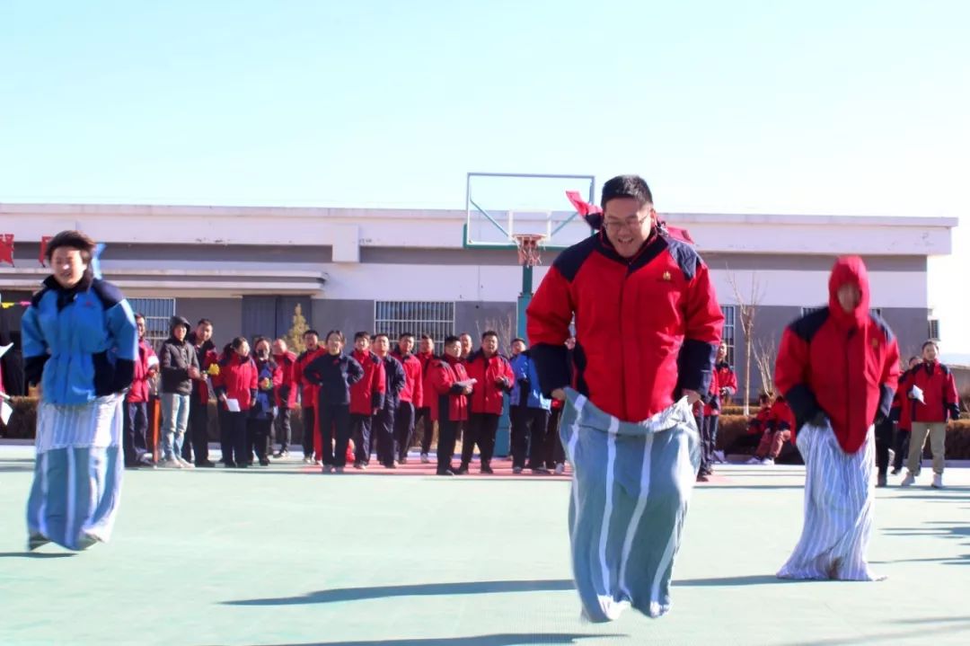 东体报道，蒯纪闻与李新翔青训时期的激烈竞争——旗鼓相当的对手间的故事