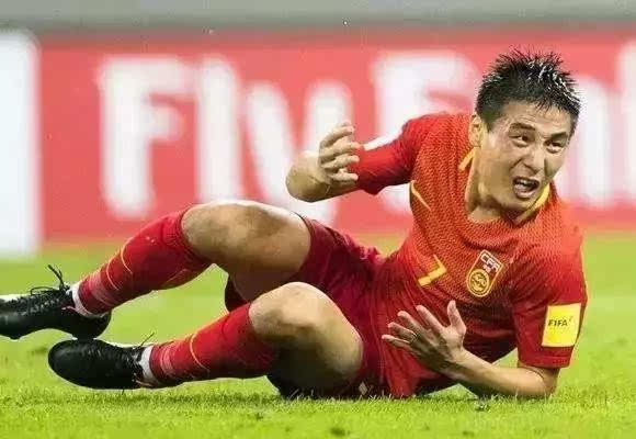 重返国足，吾米提江在德比战中的闪耀与重生之路