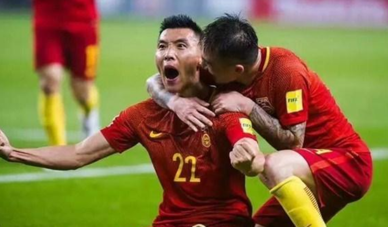 重返国足，吾米提江在德比战中的闪耀与重生之路