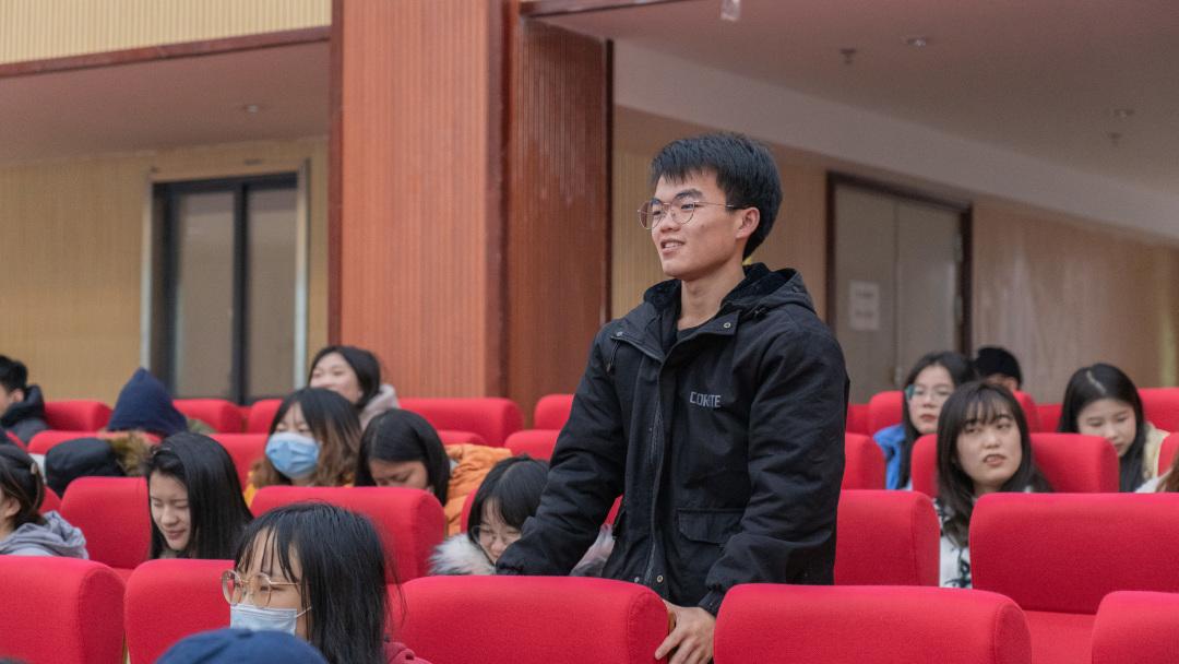 体育生张伟的奋斗之路，个人发展典型案例